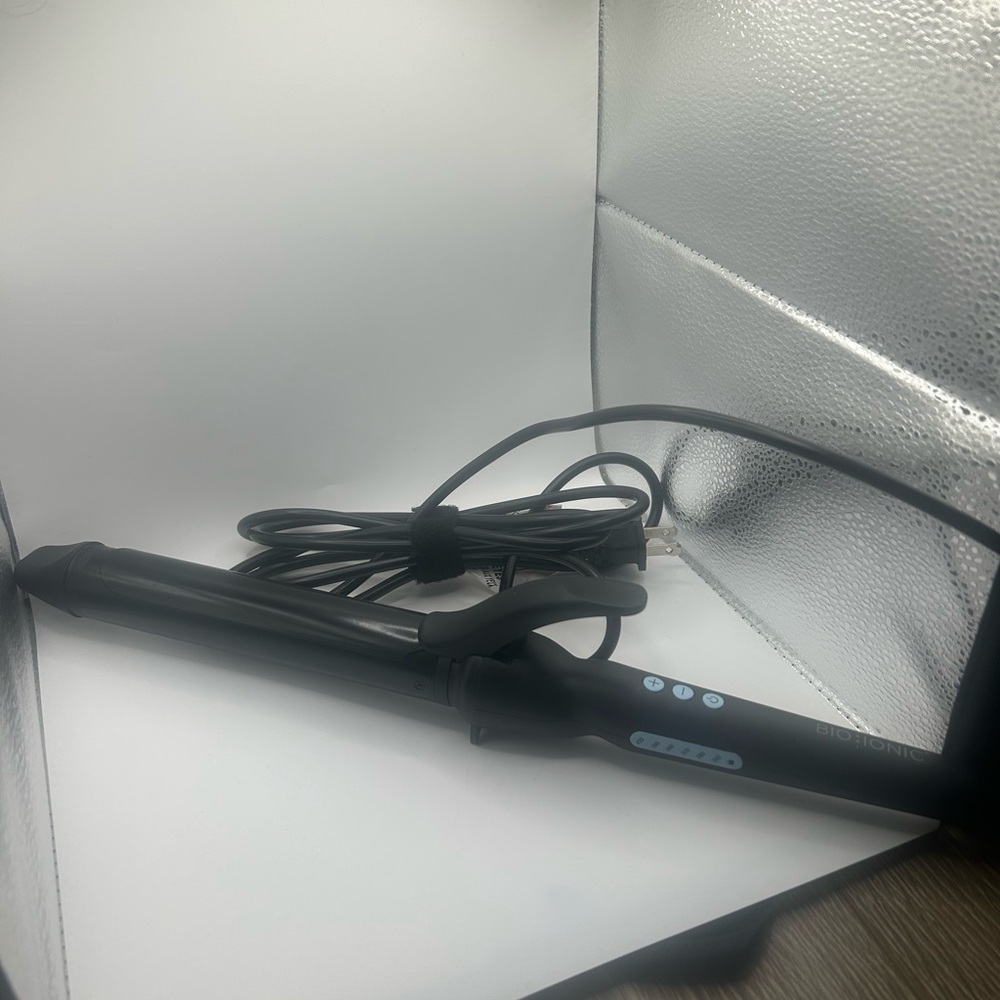 Bio Ionic Long Barrel Styler 1.25" Curling Iron - Picture 4 of 4